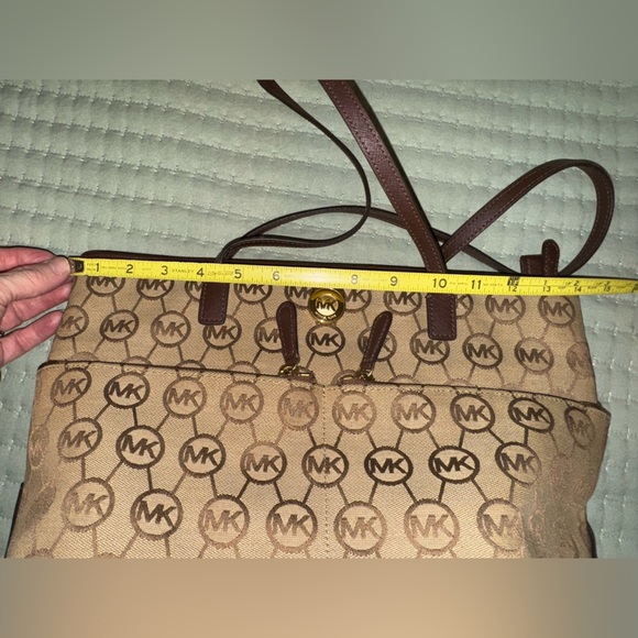 Michael Kors Brown Tote Bag. GUC - Picture 14 of 16